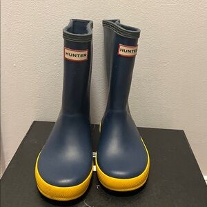 Good USED CONDITION Hunter Classic Rain Boots, size 10 UK, size US 11B/12G